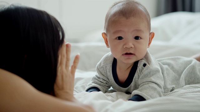 小男孩微笑视频素材