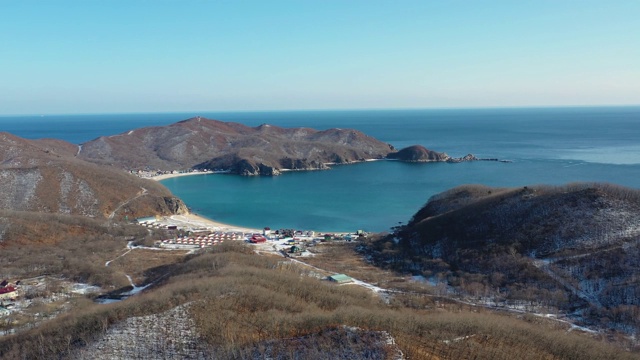 鸟瞰美丽的海湾。俄罗斯纳霍德卡视频素材