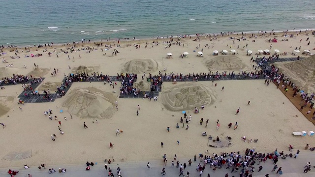 海云台海滩沙滩节鸟瞰图，釜山，韩国，亚洲。视频素材