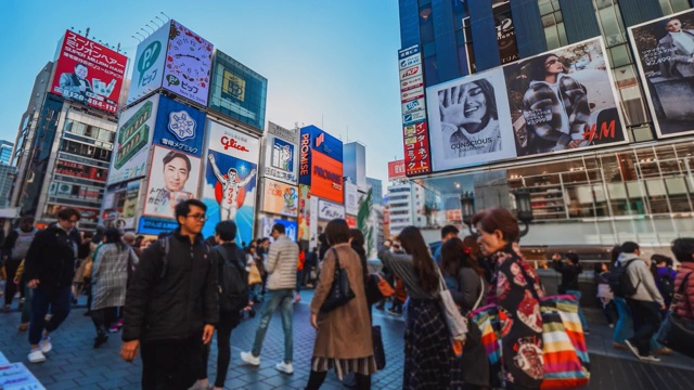 日本大阪道顿堀桥南波街购物市场视频素材