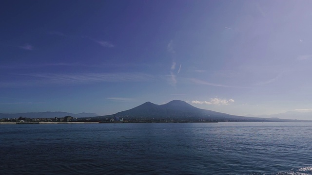 维苏威火山。维苏威火山的海景。意大利。视频素材