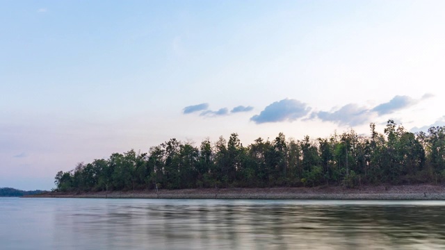 日落湖，白天到晚上的Hyper Lapse或Time Lapse Viedo视频素材