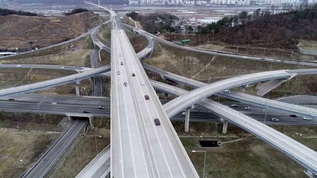 [Hyperlapse]亚洲韩国金海大根城高速公路交通鸟瞰图。视频素材