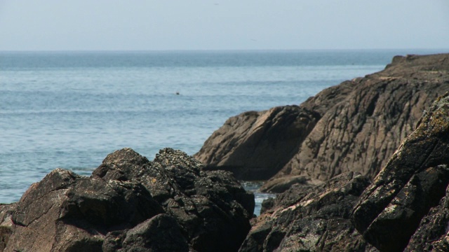 石堤和海水视频素材