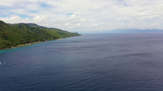 海景与岛屿，鸟瞰图。菲律宾莱特岛索神湾视频素材