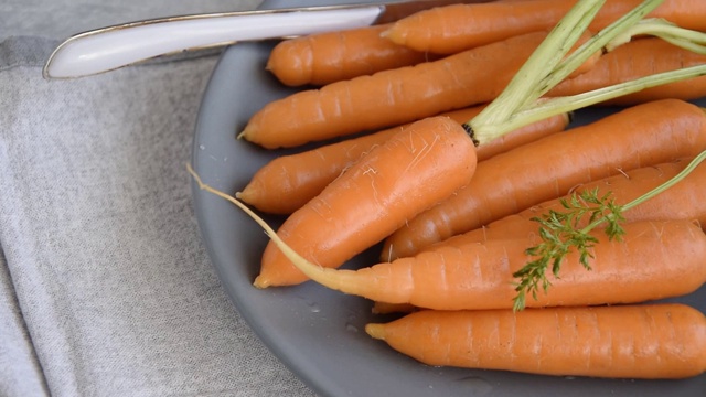 生鲜胡萝卜，生物农业生产视频素材