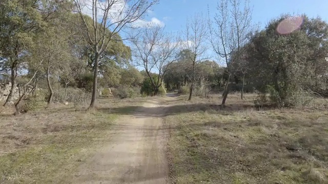 相机在山地车上。视频下载