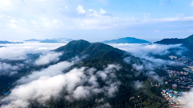 韩国京畿道山村上空的云海视频素材