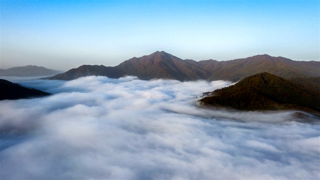 韩国京畿道山上的云海视频素材