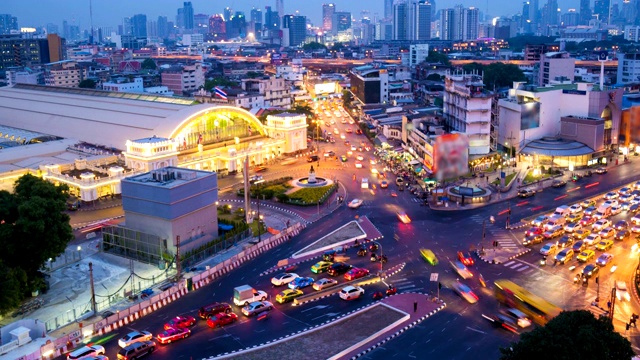 泰国曼谷火车站附近道路上的日日夜夜的云和交通视频下载