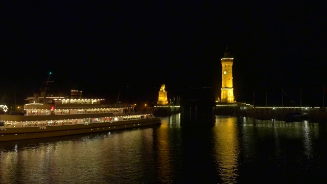 德国康士坦茨湖林道港的夜晚视频素材