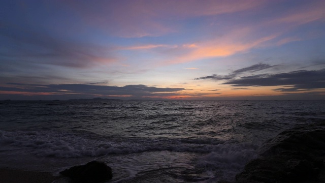 海上风景如画的日落。视频素材