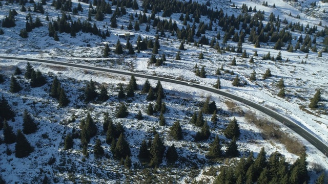 雪山上的路视频素材