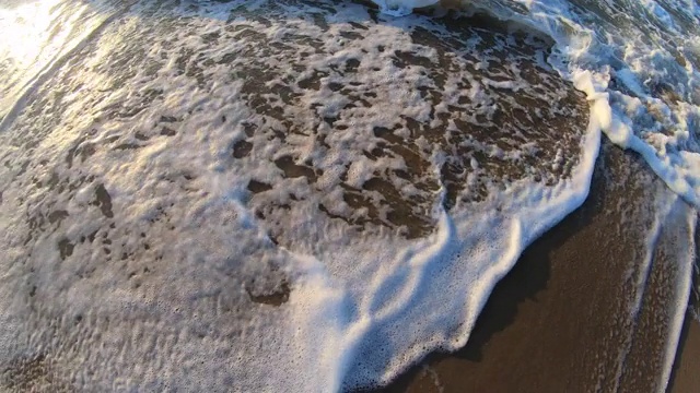 日落，日出，在海上破晓。水和海浪的海洋景观视频素材