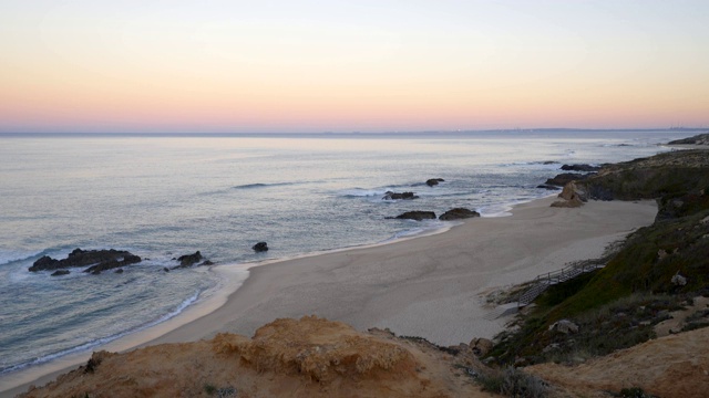 Praia do Malhao海滩的日出，在葡萄牙视频素材