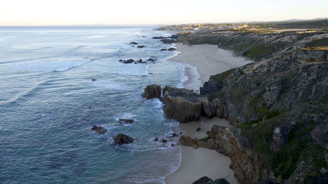 Praia do Malhao海滩的日出，在葡萄牙视频素材