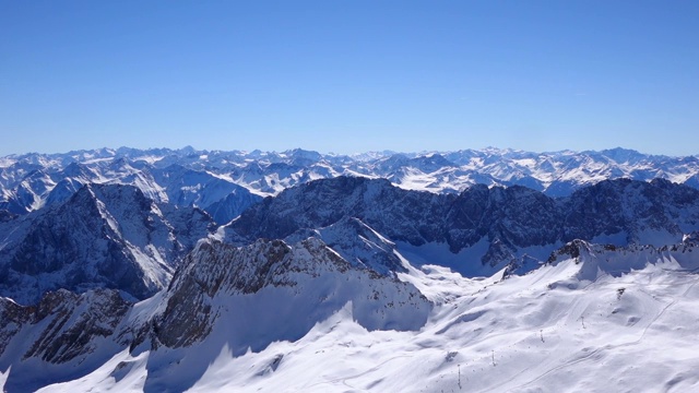 从德国巴伐利亚Zugspitze观看视频素材