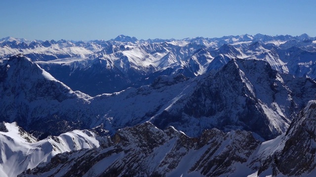 从德国巴伐利亚Zugspitze观看视频素材