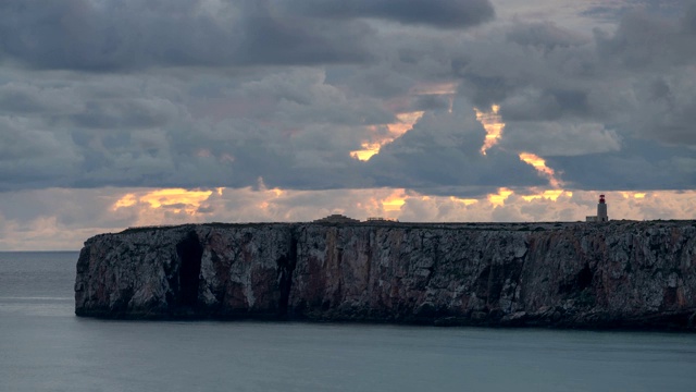 葡萄牙萨格雷斯法罗尔卡波圣维森特灯塔(Farol do Cabo de Sao Vicente Lighthouse)视频素材