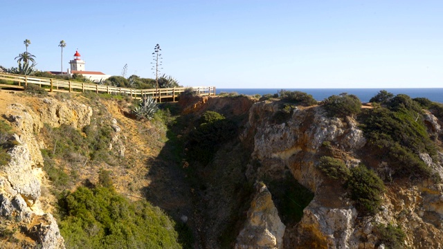 葡萄牙拉各斯的Ponta da Piedade farol灯塔视频素材