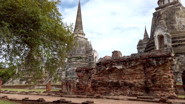 Wat Phra Si Sanphet位于泰国大城府。这是一个著名的旅游胜地。视频下载