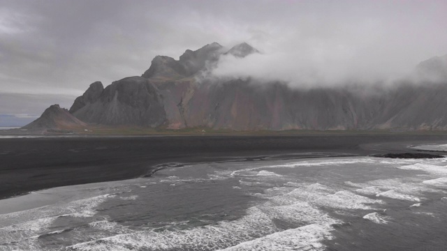 冰岛的韦斯特拉霍恩山和海滩视频素材