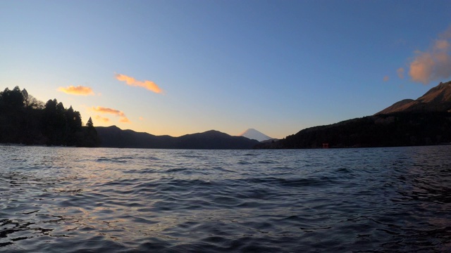 冬天是富士山和阿什湖视频素材