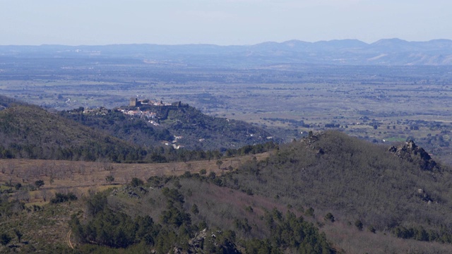 Castelo de Vide城堡墙内的景象视频素材