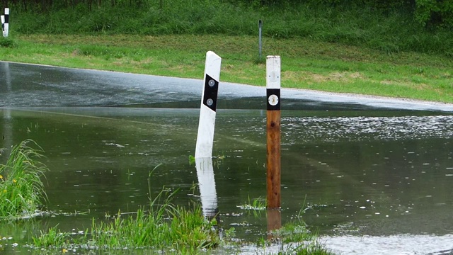 雨水淹没道路视频素材