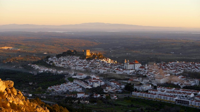 Alentejo城堡，葡萄牙来自Serra de Sao Mamede mountains视频素材