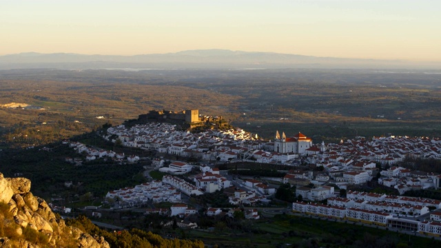 Alentejo城堡，葡萄牙来自Serra de Sao Mamede mountains视频素材