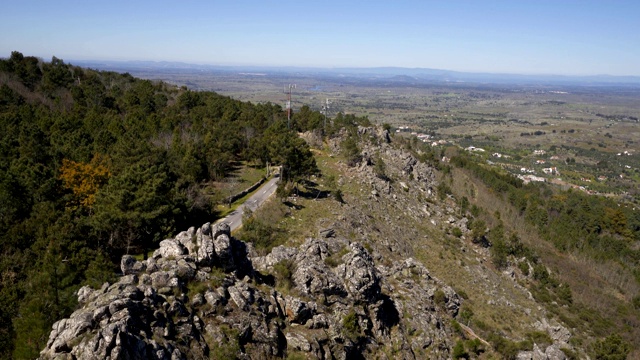 Serra de Sao Mamede 山在 Castelo de Vide，葡萄牙视频素材