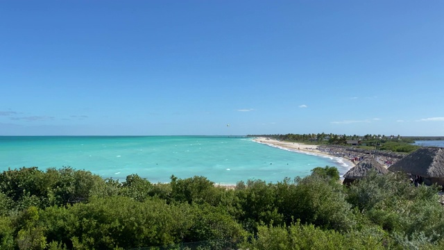 古巴的热带海滩和海岸特征视频素材