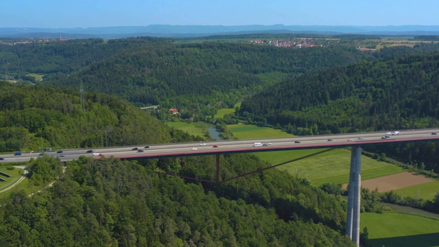 德国Neckarblick高速公路桥鸟瞰图视频素材