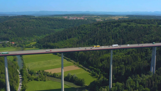 德国Neckarblick高速公路桥鸟瞰图视频素材