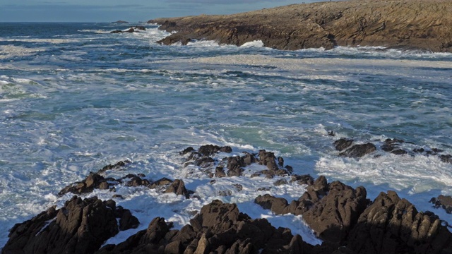 Côte Sauvage，基伯龙半岛，莫比汗，布列塔尼，法国视频素材