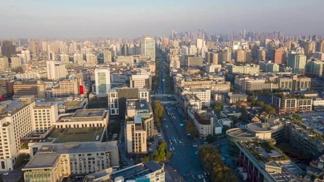 日落时间杭州市区交通街道道路航拍时间推移全景4k中国视频素材