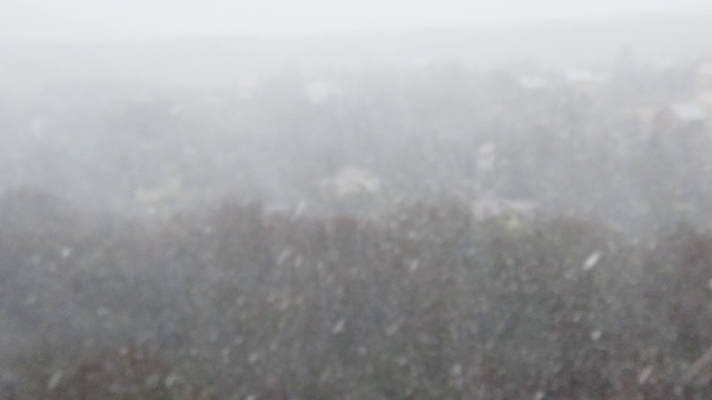 冬天有暴风雪。缓慢的运动。视频素材