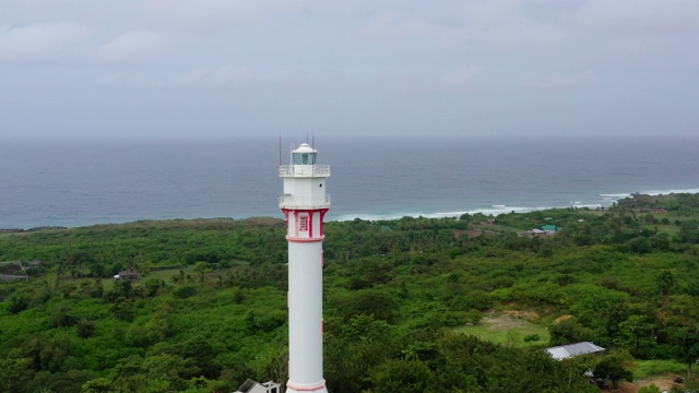 Bolinao角灯塔。美丽的风景，吕宋岛上的灯塔视频素材