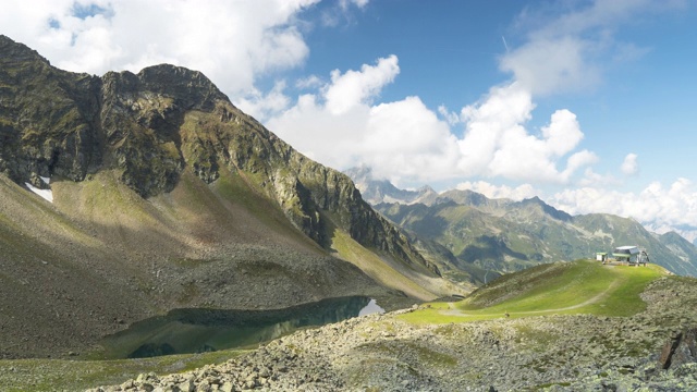 云景TL在斯瓦兹莫斯高山湖泊，Gossenköllesee, Kühtai，蒂罗尔，奥地利视频素材