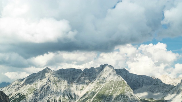 奥地利因斯布鲁克karwendell山的Hafelekarspitze-Seegrube夏季阿尔卑斯山的TL视图视频素材