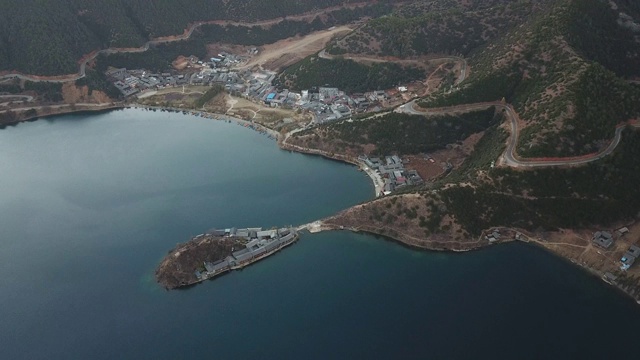 高空鸟瞰中国泸沽湖日出全景视频素材