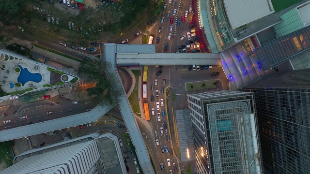 黄昏时分吉隆坡市区交通街道空中俯视图4k马来西亚视频素材