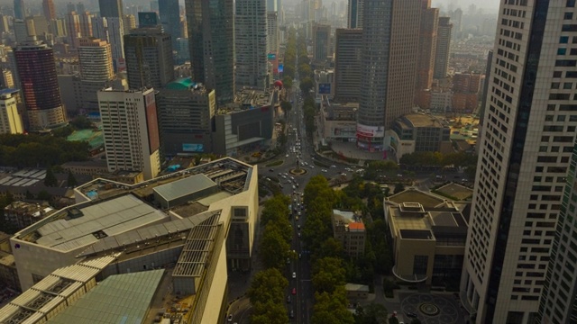 晚上时间南京市区交通街道十字路口环线航拍时间全景4k中国视频素材