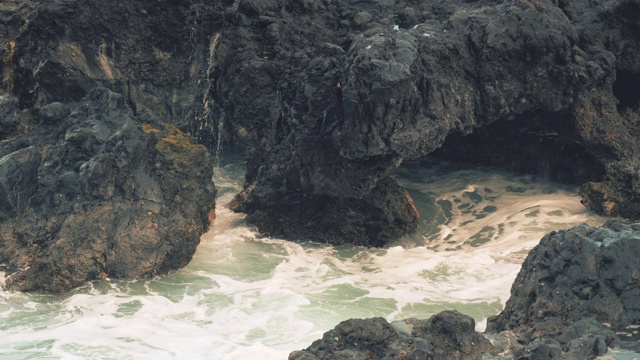 毛伊岛的海滩和海岸在太平洋的海景视频素材