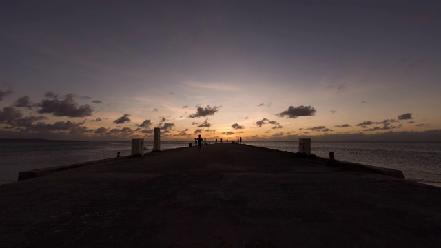 美国北马里亚纳群岛塞班海滩的日落风景视频素材