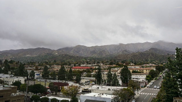 加州伯班克山的暴风雨时间流逝视频下载