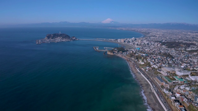 从湘南海滩来的富士山视频素材