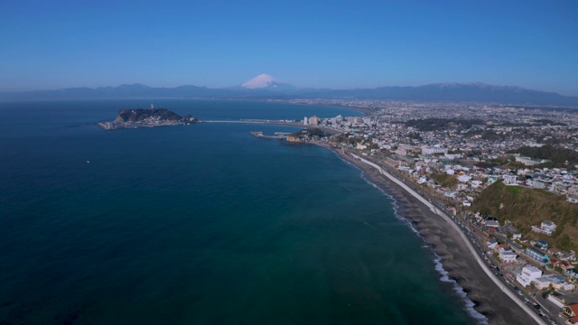 从湘南海滩来的富士山视频素材