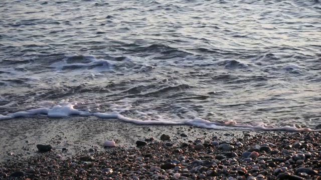 海浪到达海滩视频素材